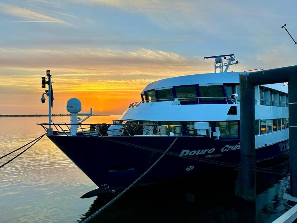Douro Cruiser Hotel Vila Nova de Gaia Exterior photo